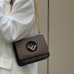 펜디 FENDI 스몰 칸 아이 에프19CM
