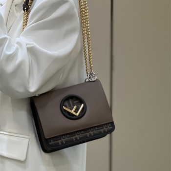 펜디 FENDI 스몰 칸 아이 에프19CM