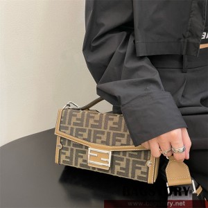 펜디 FENDI 바게트백 13CM