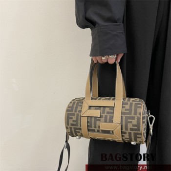 펜디 FENDI 오락 스윙 파우치백