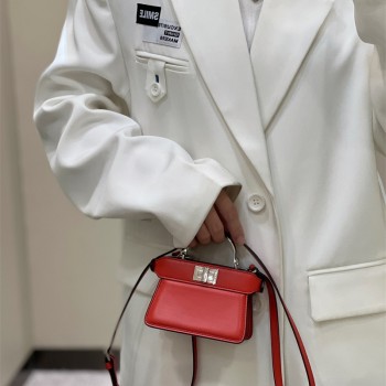 펜디 FENDI 피카부백 수퍼미니 10CM