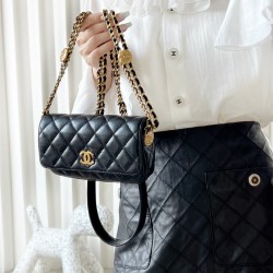 샤넬 CHANEL 금장장식 플랩백 18CM