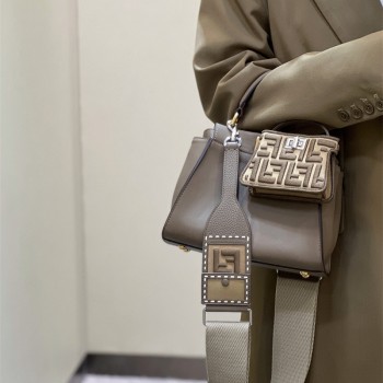 펜디 FENDI 피카부백  23CM