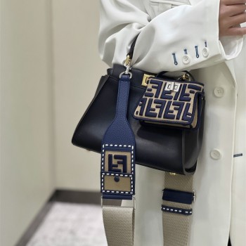 펜디 FENDI 피카부백  23CM