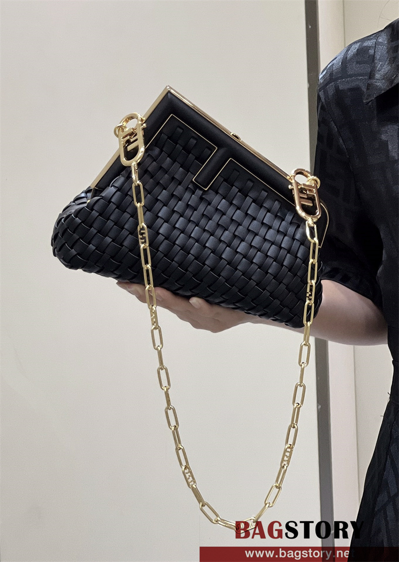 펜디 FENDI 퍼스트백 26CM