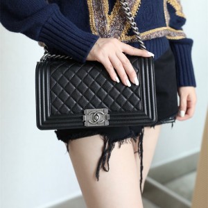 샤넬 CHANEL 캐비어 보이백 Leboy 25CM