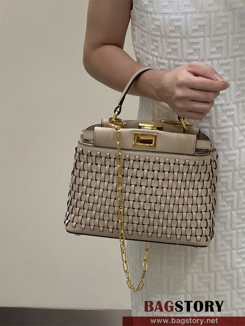 펜디 FENDI 피카부백  24CM