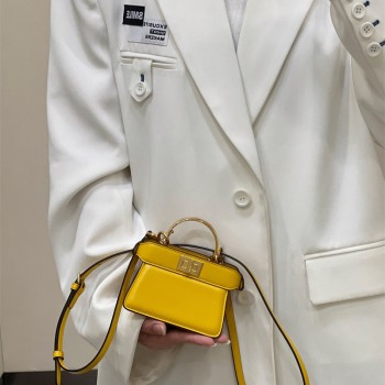 펜디 FENDI 피카부백 수퍼미니 10CM