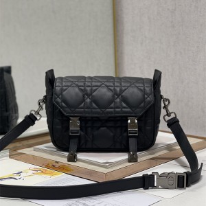 디올 DIOR 캠프백