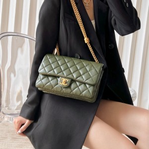 샤넬 CHANEL 램스킨 클래식 플랩백 미디움 25CM