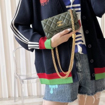 샤넬 CHANEL 금장장식 플랩백 17CM