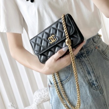 샤넬 CHANEL 금장장식 플랩백 17CM