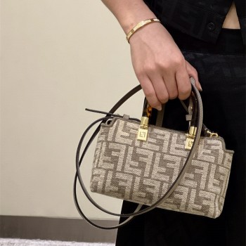 펜디 FENDI 바이더웨이 보스턴백 17CM