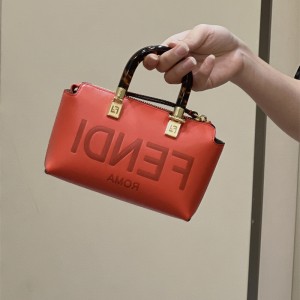 펜디 FENDI 바이더웨이 보스턴백 17CM