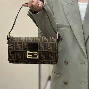 펜디 FENDI 바게트백 27CM