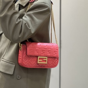 펜디 FENDI 바게트백 24CM