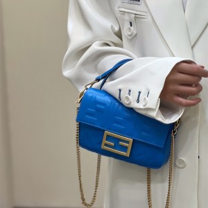 펜디 FENDI 바게트백 19CM