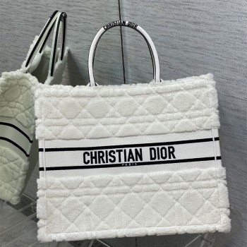 디올 DIOR 북토트백42CM