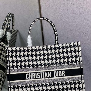 디올 DIOR 북토트백42CM 