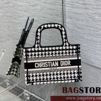 디올 DIOR 북토트백23CM