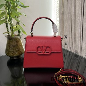 발렌티노 Valentino