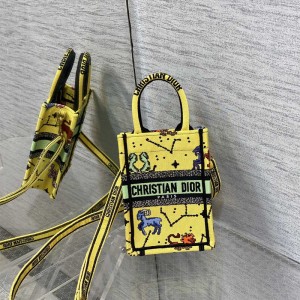 디올 DIOR 북토트백13.5CM