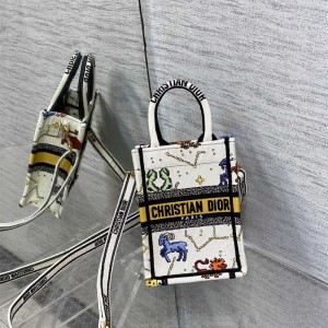 디올 DIOR 북토트백13.5CM