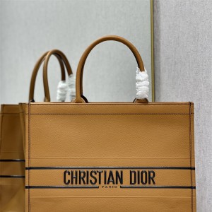 디올 DIOR 북토트백42CM