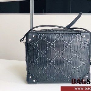 구찌GUCCI  GG 엠보스 메신저백  626363