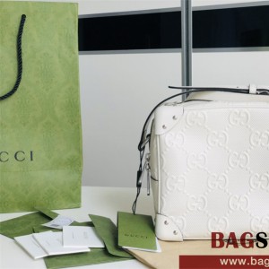 구찌GUCCI  GG 엠보스 메신저백  626363