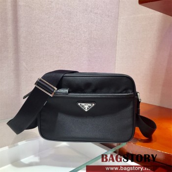 프라다 리나일론 삼각 로고 크로스 백  2VH048