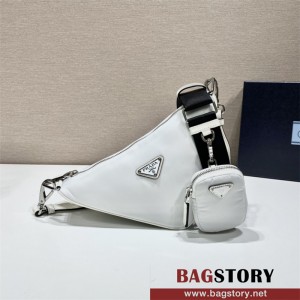 프라다 레더 트라이앵글 숄더 백  1BH190