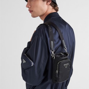 프라다 리나일론 삼각로고 크로스백 2ZH155