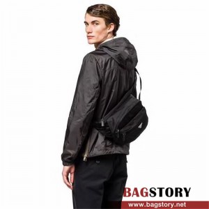 프라다 PRADA 남성 남자 2VH038 포코노 바이커백 벨트백