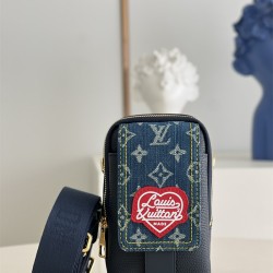 루이비통 Louis Vuitton 플랩 더블 폰 파우치    M81060