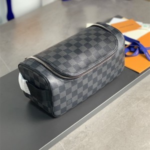 루이비통 Louis Vuitton 토일렛 토일레트리 파우치  N47625