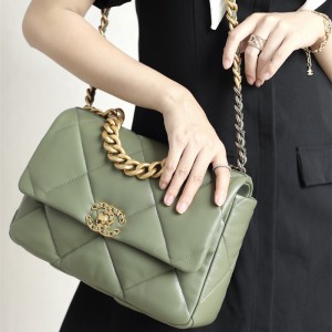 샤넬 CHANEL 19플랩백 30cm 미디움 숄더백 AS1162