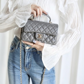샤넬 CHANEL 뉴미니 탑핸들 램스킨 금장 플랩백 AS2431