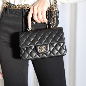 샤넬 CHANEL 뉴미니 탑핸들 램스킨 금장 플랩백 AS2431