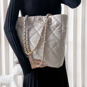 샤넬 CHANEL 19쇼핑백