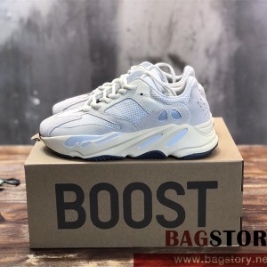 아디다스 ADIDAS 이지부스트700 스니커즈 운동화 신발