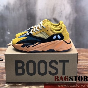 아디다스 ADIDAS 이지부스트700 스니커즈 운동화 신발