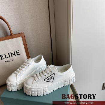 프라다 PRADA 스니커즈 운동화 신발