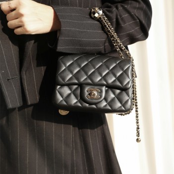 샤넬 CHANEL 골드볼 램스킨 클래식백 18CM