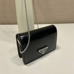 프라다 숄더 스트랩 카드 홀더 체인 크로스백 1MR024