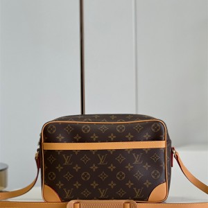 루이비통 Louis Vuitton 모노그램 캔버스 토로카데로 크로스백 M51272 27CM