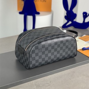 루이비통 Louis Vuitton  도프 키트 토일렛 파우치 N40127
