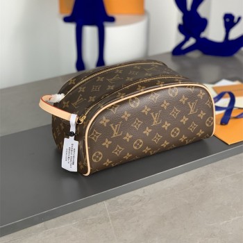루이비통 Louis Vuitton 도프 키트 토일렛 파우치 M44494