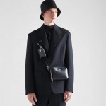 프라다 PRADA 삼각로고 브리크 파우치 크로스백 2VH070