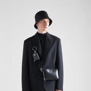프라다 PRADA 삼각로고 브리크 파우치 크로스백 2VH070